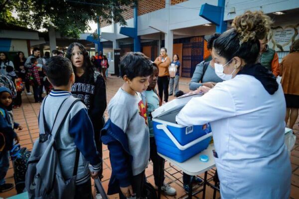 Campanha de vacinação nas escolas é ampliada em Porto Alegre