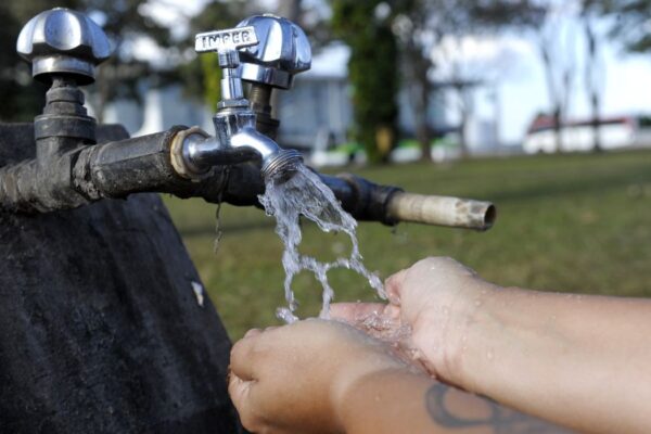 Projeto de Lei quer proibir o corte de água em Porto Alegre