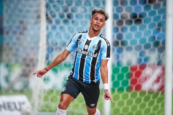 Grêmio recebe nova proposta para liberar Bitello