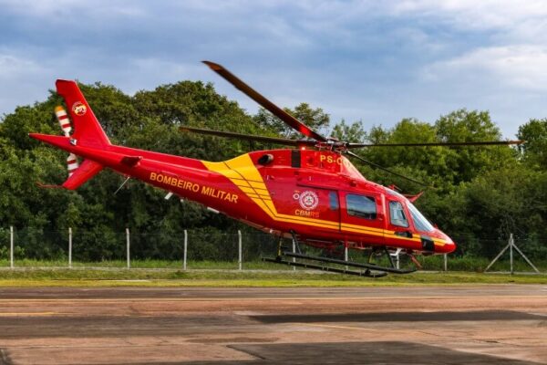 Corpo de Bombeiros do RS recebe helicóptero para auxiliar em operações
