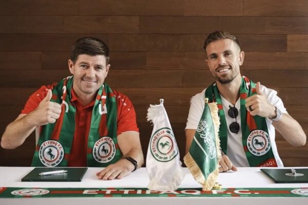 Al-Ettifaq é acusado de homofobia em apresentação de Henderson