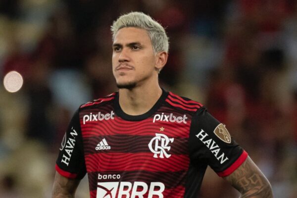 Laudo aponta lesão em Pedro, e Sampaoli se manifesta sobre agressão de membro da comissão do Flamengo
