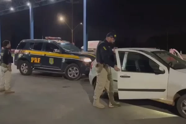 Polícia Rodoviária Federal efetua prisão em Eldorado do Sul de homem foragido da Justiça