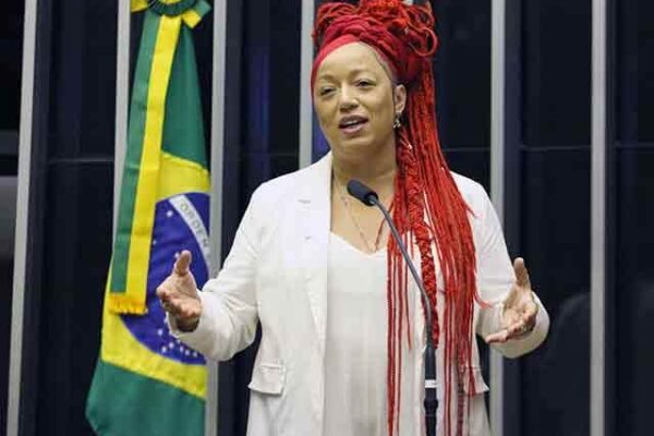 Deputada federal gaúcha denuncia ameaça de estupro por e-mail