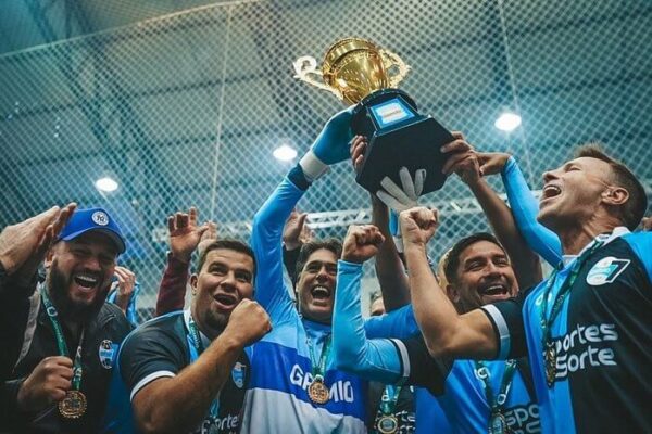Grêmio Fut7 conquista título em Gramado e reúne ídolos do Tricolor