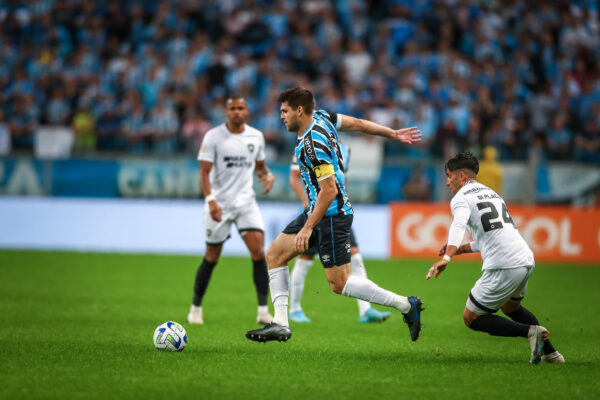 Saiba detalhes da renovação do Grêmio com Kannemann