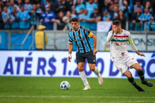 Suárez atinge marca rara na temporada após dar passe para gol na vitória sobre o Fluminense
