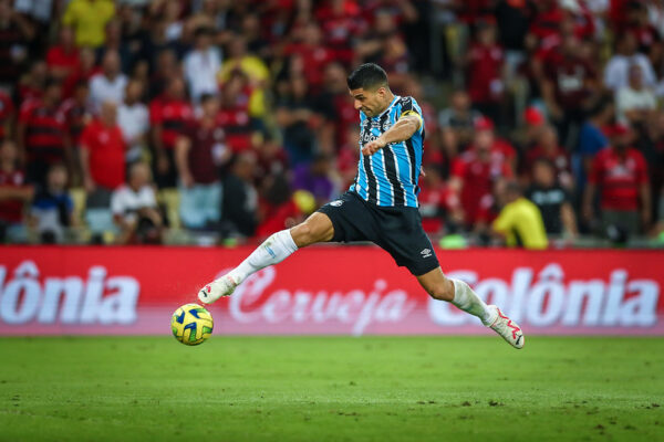 Suárez ainda não marcou gol fora do Rio Grande do Sul