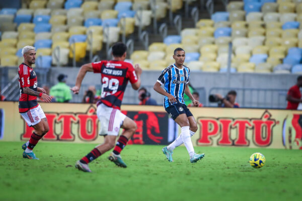 Grêmio sofre sétima eliminação seguida em duelos contra o Flamengo