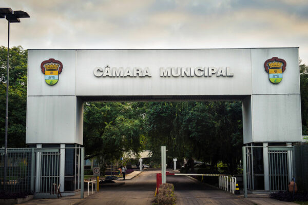 Câmara de Porto Alegre aprova comissão para debater privatização do Dmae