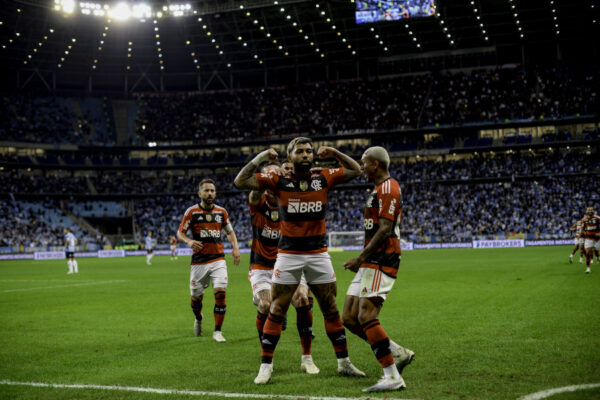 Cade investigará contratos de transmissão da Globo com clubes da Série A e B