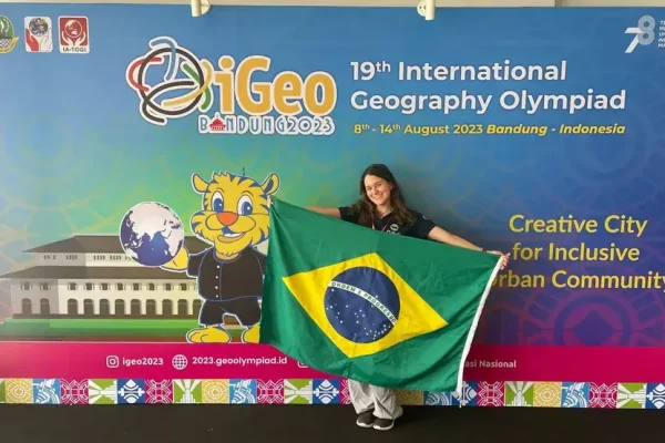 Estudante de Porto Alegre recebe reconhecimento internacional em Olimpíada de Geografia