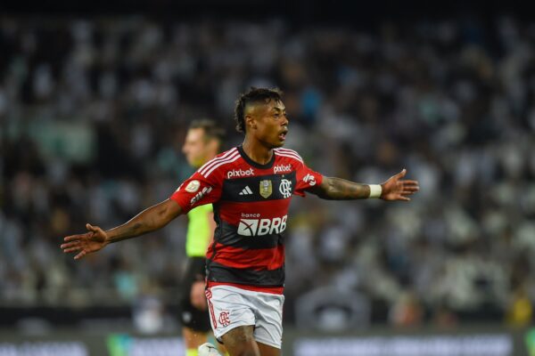 Grêmio tem interesse na contratação de Bruno Henrique, diz site