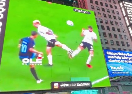 Torcedor do Inter exibe vídeo na Times Square provocando o Grêmio