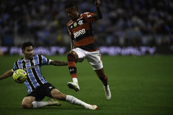 Em conversas com o Grêmio, Bruno Henrique revela valor para assinar com o clube, diz jornalista