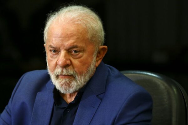 Presidente Lula afirma que governo buscará os mais de cem brasileiros que seguem em Gaza
