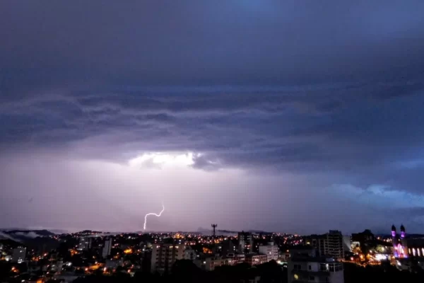 Semana de alerta no RS: Ciclone, chuvas intensas e queda de temperatura