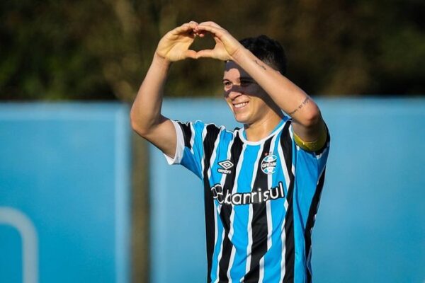 Grêmio renova contrato com zagueiro Natã