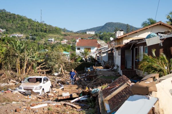 Sobe para 47 o número de mortes após chuvas no RS