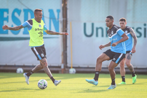 Dois atletas do Grêmio pedem para treinar no CT durante período de folga do elenco