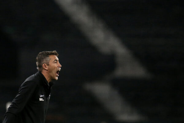 Treinador do Botafogo é vaiado e chamado de ‘burro’ após mais um tropeço do time no Brasileirão