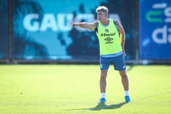 Grêmio pode reintroduzir o esquema com três volantes no Gre-Nal