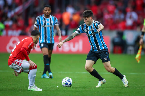 Grêmio promove mudança no ataque contra o Athletico-PR; Besozzi deve ser titular