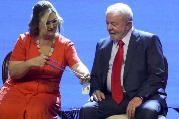 Lula demite presidente da Caixa Econômica