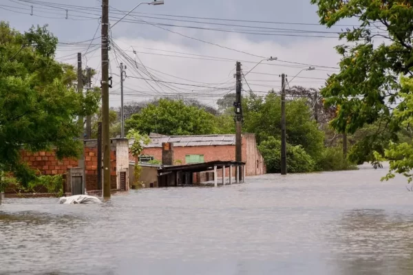 Próximo a registrar sua maior cheia, nível do Rio Uruguai coloca cidades em alerta