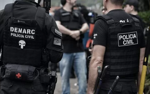 Facção que movimenta R$ 1 milhão por semana é alvo de operação policial em Porto Alegre