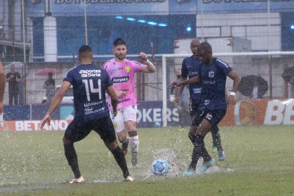 São José tem gol anulado pelo VAR no último lance contra o Brusque, fica no empate e permanece na Série C