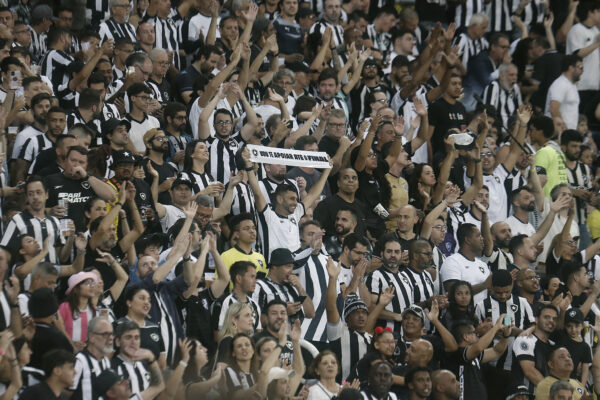 Torcida do Botafogo esgota ingressos para duelo contra o Grêmio