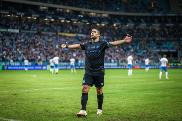 Pendurado diante do Goiás, Suárez pode fazer seu último jogo pelo Grêmio na Arena
