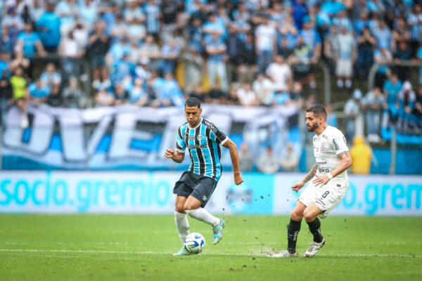 Bruno Alves do Grêmio e Bruno Mendéz, Alessandro e Duílio Monteiro do Corinthians são julgados por incidentes entre as equipes na Arena
