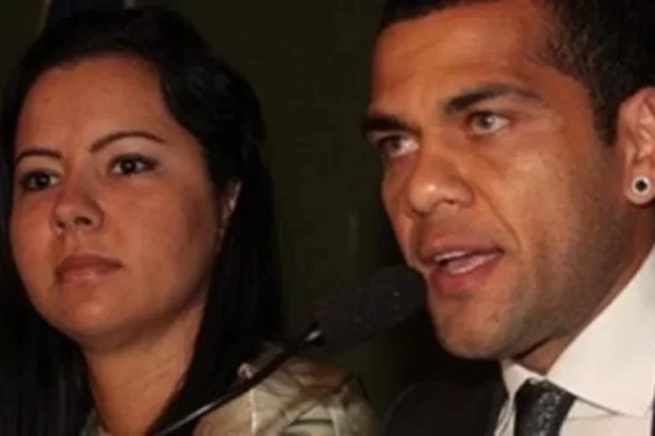 Em entrevista, ex-mulher de Daniel Alves afirma que filha quer mudar de nome