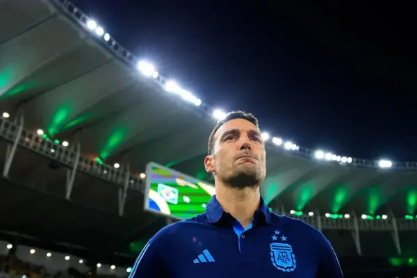 Scaloni levanta dúvidas sobre seu futuro na seleção argentina após vitória sobre o Brasil