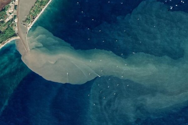 NASA divulga fotografia de satélite do porto de Rio Grande