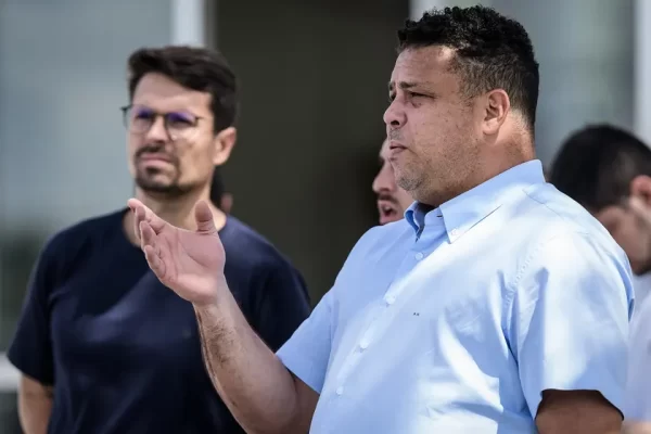 Justiça encontra apenas R$ 18 mil em contas bancárias de Ronaldo Nazário