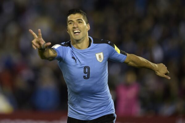 Suárez é convocado pela seleção uruguaia