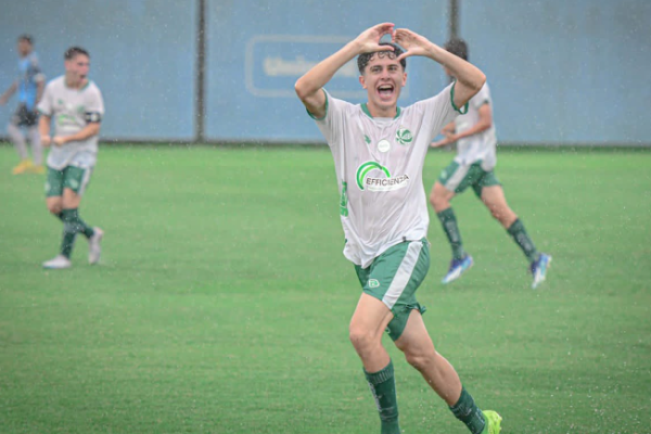 Juventude vence Grêmio e larga em vantagem na final do Gauchão Sub-15