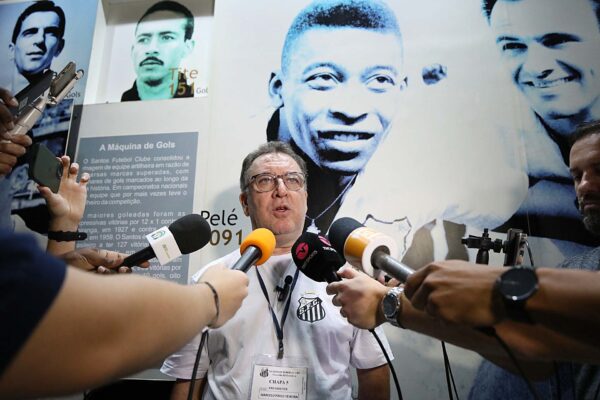 Presidente do Santos se manifesta sobre situação de Soteldo e deixa em aberto futuro do jogador
