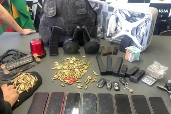 Piloto suspeito de transportar cocaína é preso em operação na Região Metropolitana