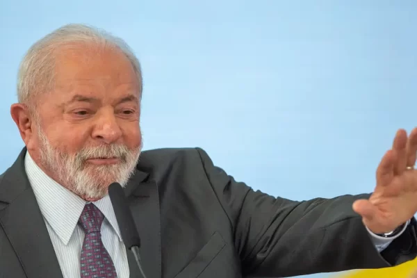 Lula sanciona lei que vai taxar offshores e fundos exclusivos