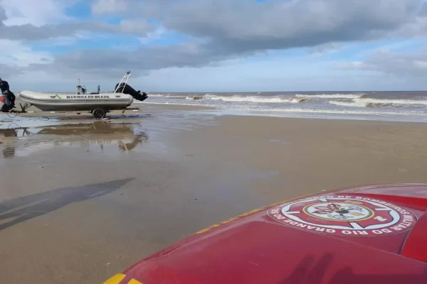 Terceira pessoa é encontrada sem vida após barco afundar em Rio Grande