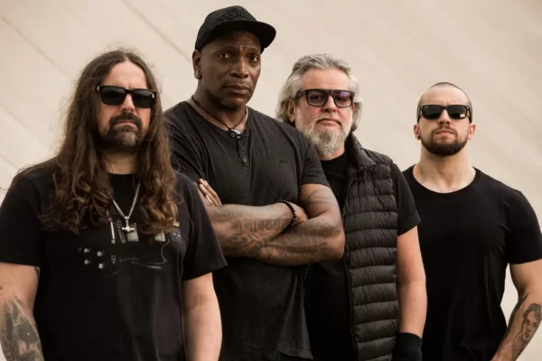 Sepultura anuncia fim da banda e turnê de despedida passará por Porto Alegre