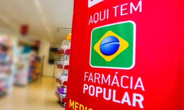 Farmácia Popular vai distribuir absorventes gratuitos para população de baixa renda