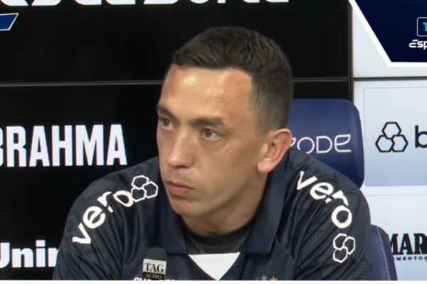 Marchesín é apresentado no Grêmio e destaca personalidade dentro de campo: “Fico maluco que nem o Kannemann”