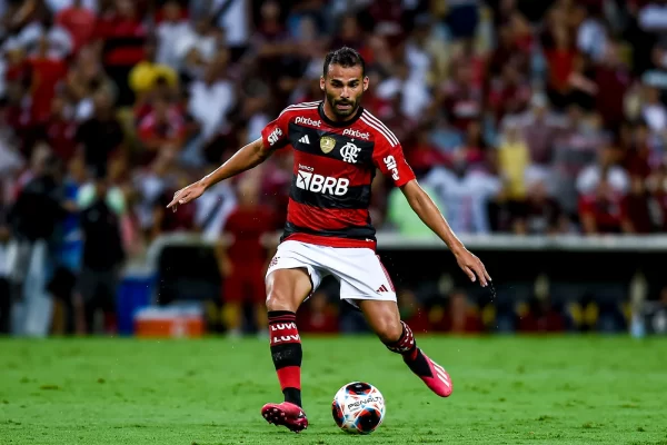 Inter e Flamengo retornam negociação que envolve Thiago Maia