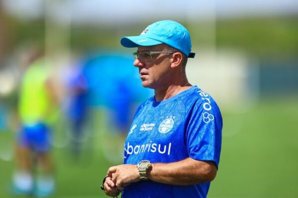 Grêmio anuncia Mário Pereira como novo preparador físico