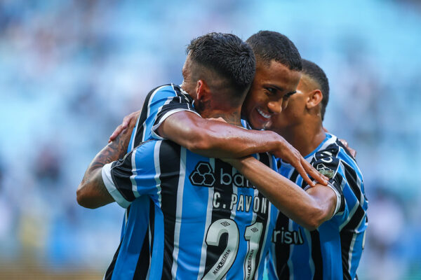 Grêmio goleia e São Luiz e Ypiranga ficam no empate na abertura da 9ª rodada do Gauchão Ipiranga